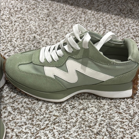 Women’s Steve Madden Campo sneakers 8.5 - Picture 3 of 5